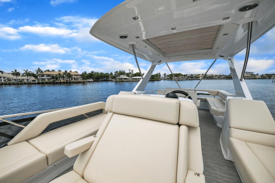 60ft Cruisers Yachts Yacht For Sale