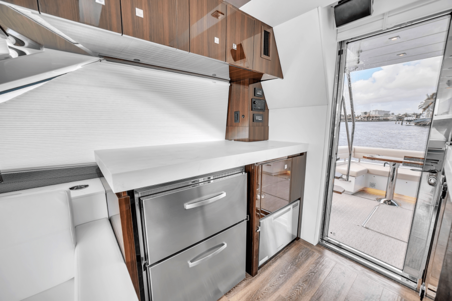 60ft Cruisers Yachts Yacht For Sale