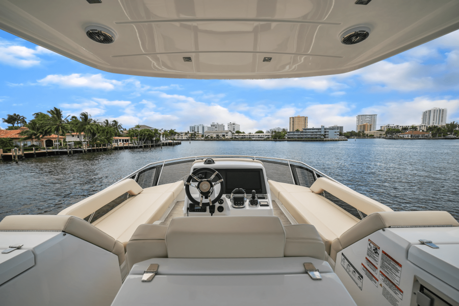 60ft Cruisers Yachts Yacht For Sale