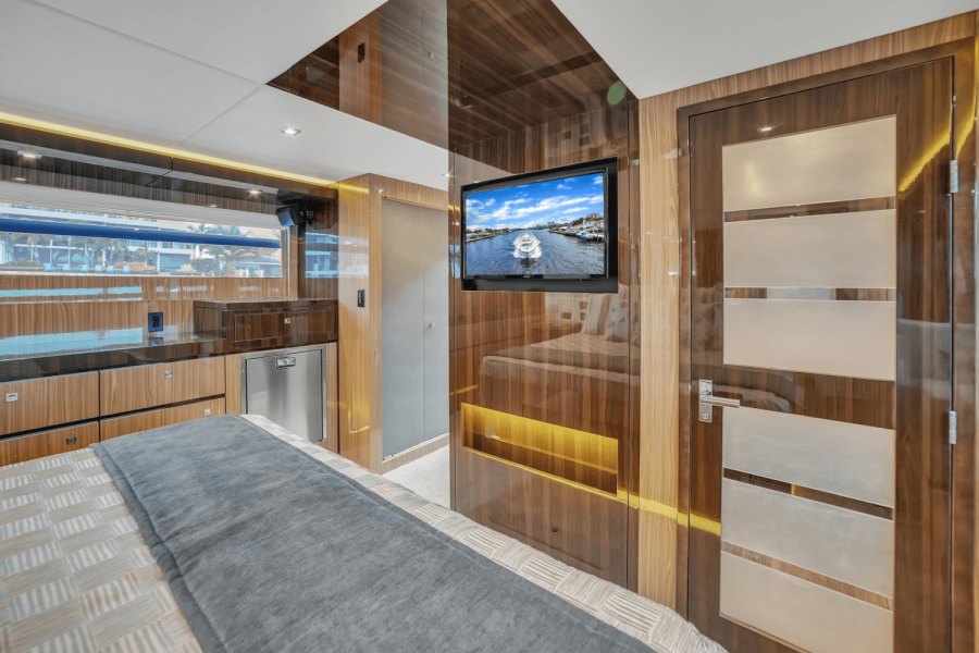 60ft Cruisers Yachts Yacht For Sale