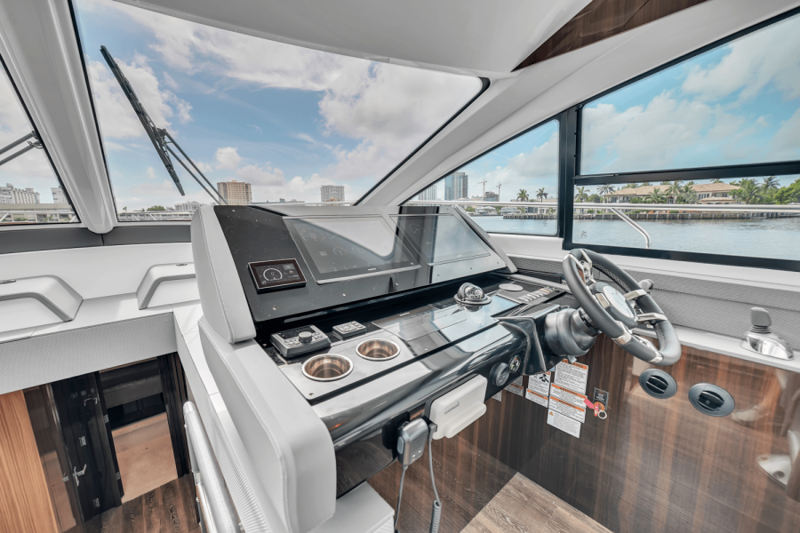 60ft Cruisers Yachts Yacht For Sale