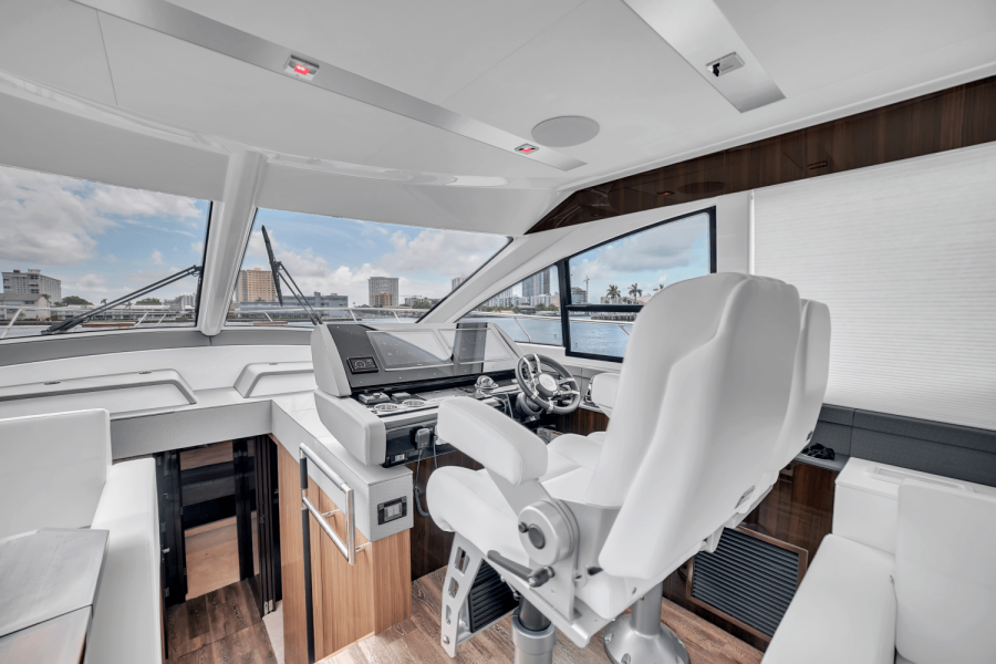 60ft Cruisers Yachts Yacht For Sale