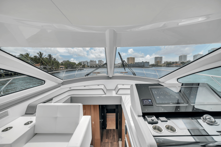 60ft Cruisers Yachts Yacht For Sale