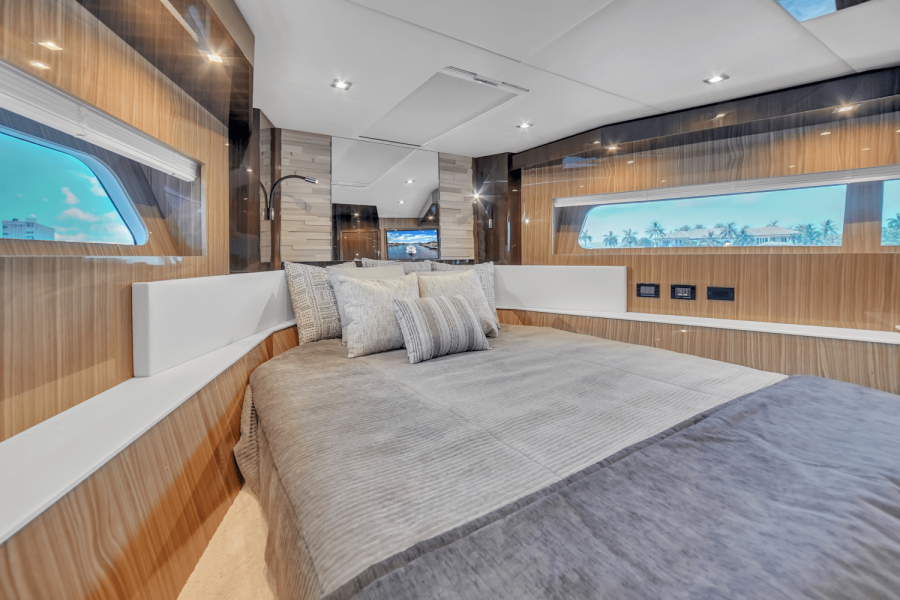 60ft Cruisers Yachts Yacht For Sale