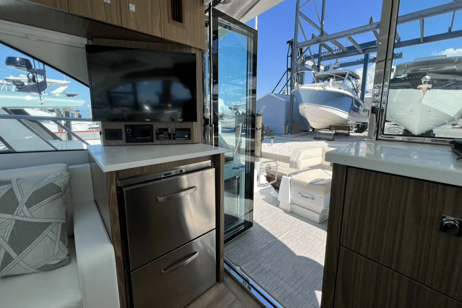 50ft Cruisers Yachts Yacht For Sale