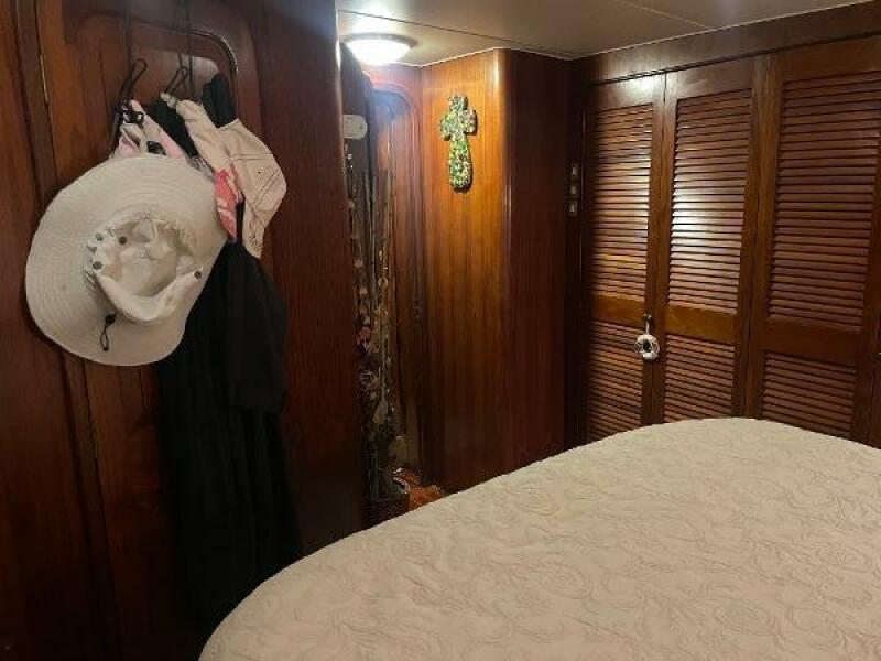 1981 Gulfstar 48