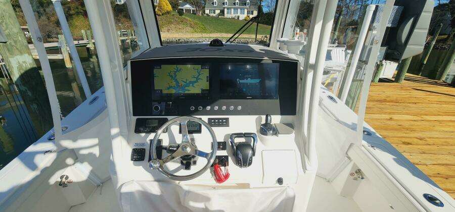 Wet Paint 30ft Regulator Yacht For Sale
