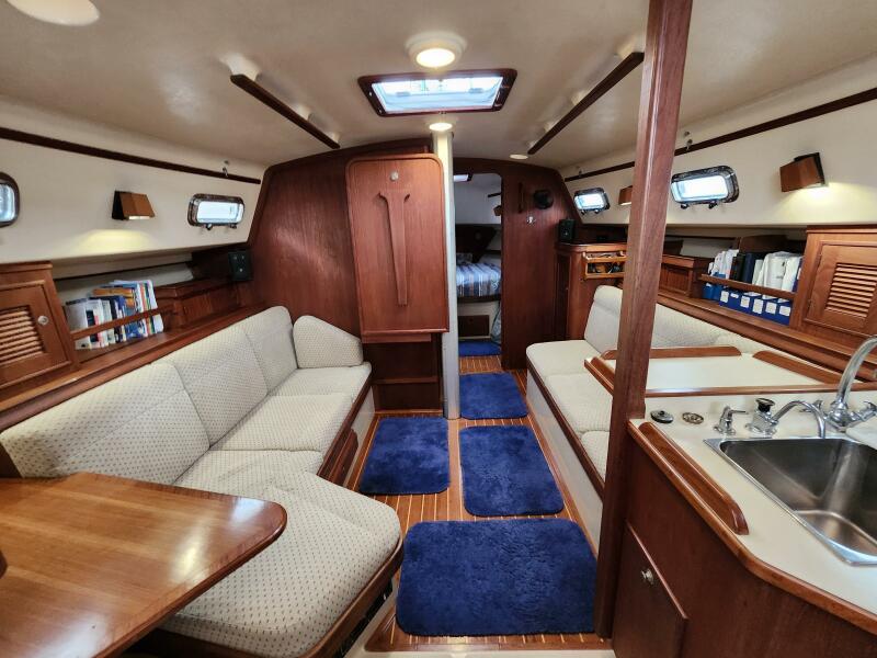 1999 Island Packet 380