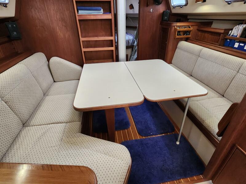 1999 Island Packet 380