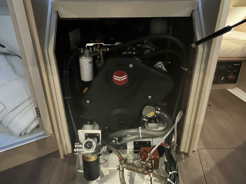 Slow Train 38ft Beneteau Yacht For Sale