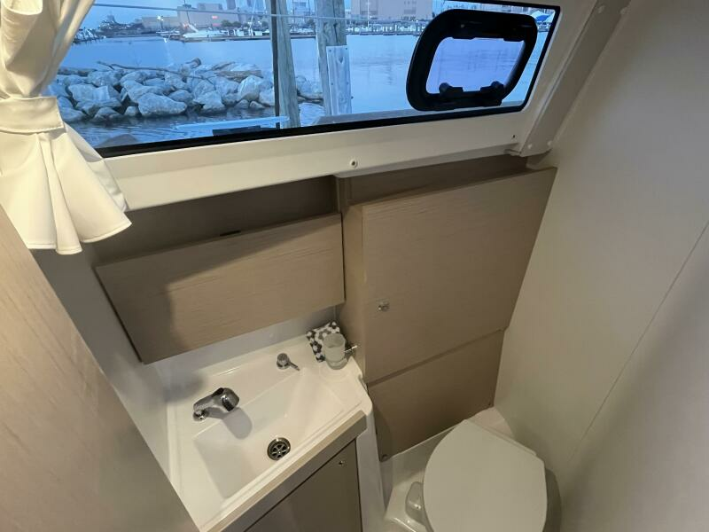 Slow Train 38ft Beneteau Yacht For Sale