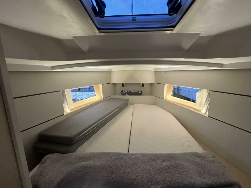 Slow Train 38ft Beneteau Yacht For Sale