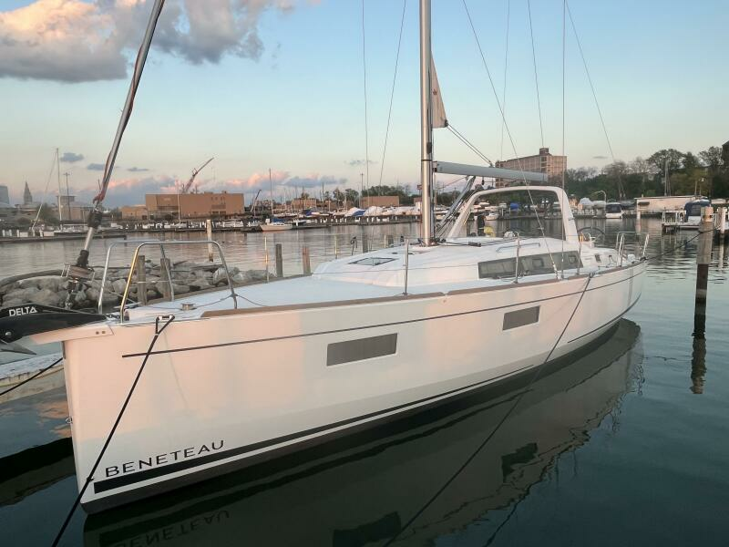 Slow Train 38ft Beneteau Yacht For Sale