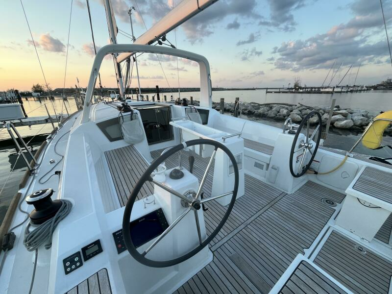 Slow Train 38ft Beneteau Yacht For Sale
