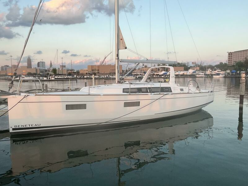 Slow Train 38ft Beneteau Yacht For Sale
