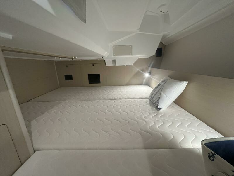 Slow Train 38ft Beneteau Yacht For Sale