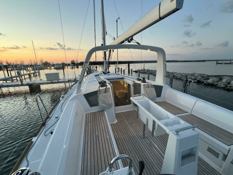 Slow Train 38ft Beneteau Yacht For Sale