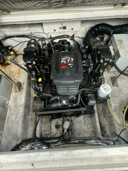 Optical Illusion 24ft Maxum Yacht For Sale