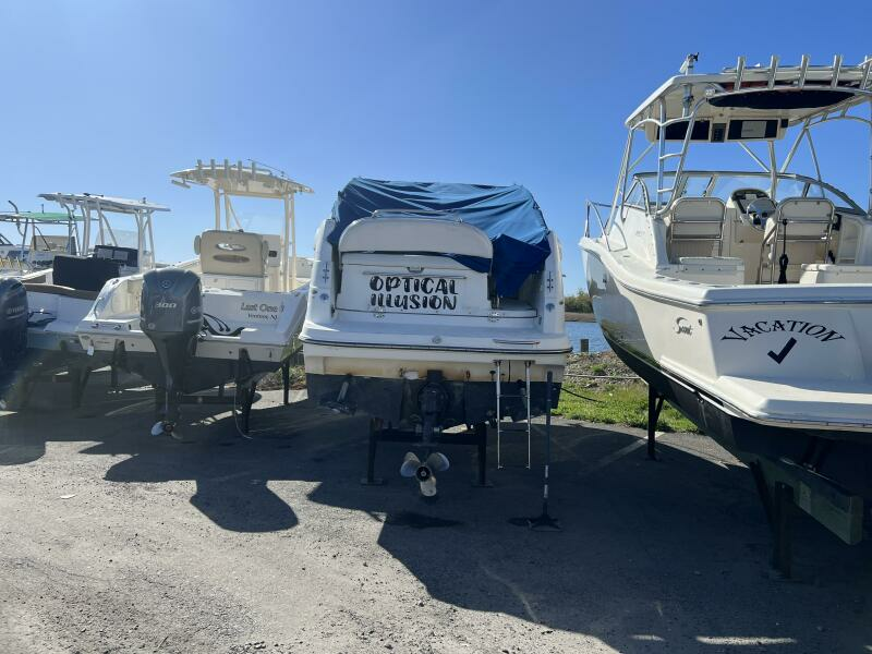 Optical Illusion 24ft Maxum Yacht For Sale