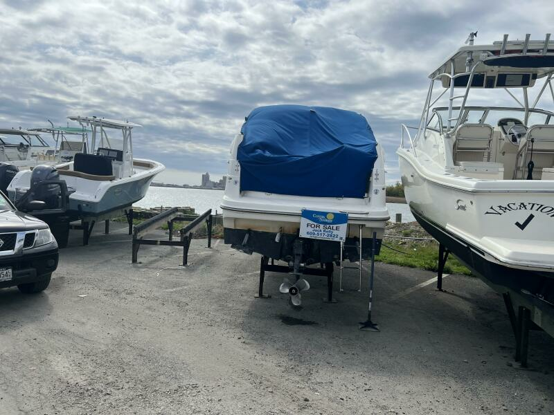 Optical Illusion 24ft Maxum Yacht For Sale