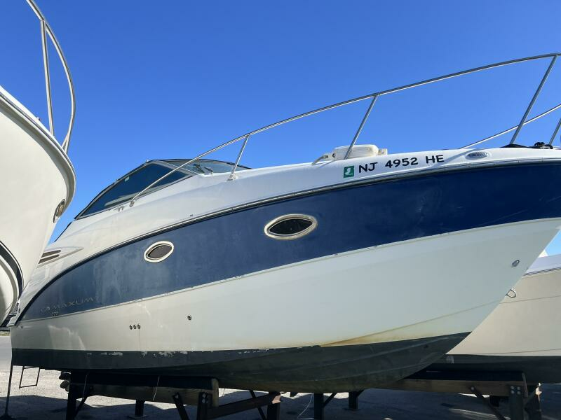 Optical Illusion 24ft Maxum Yacht For Sale