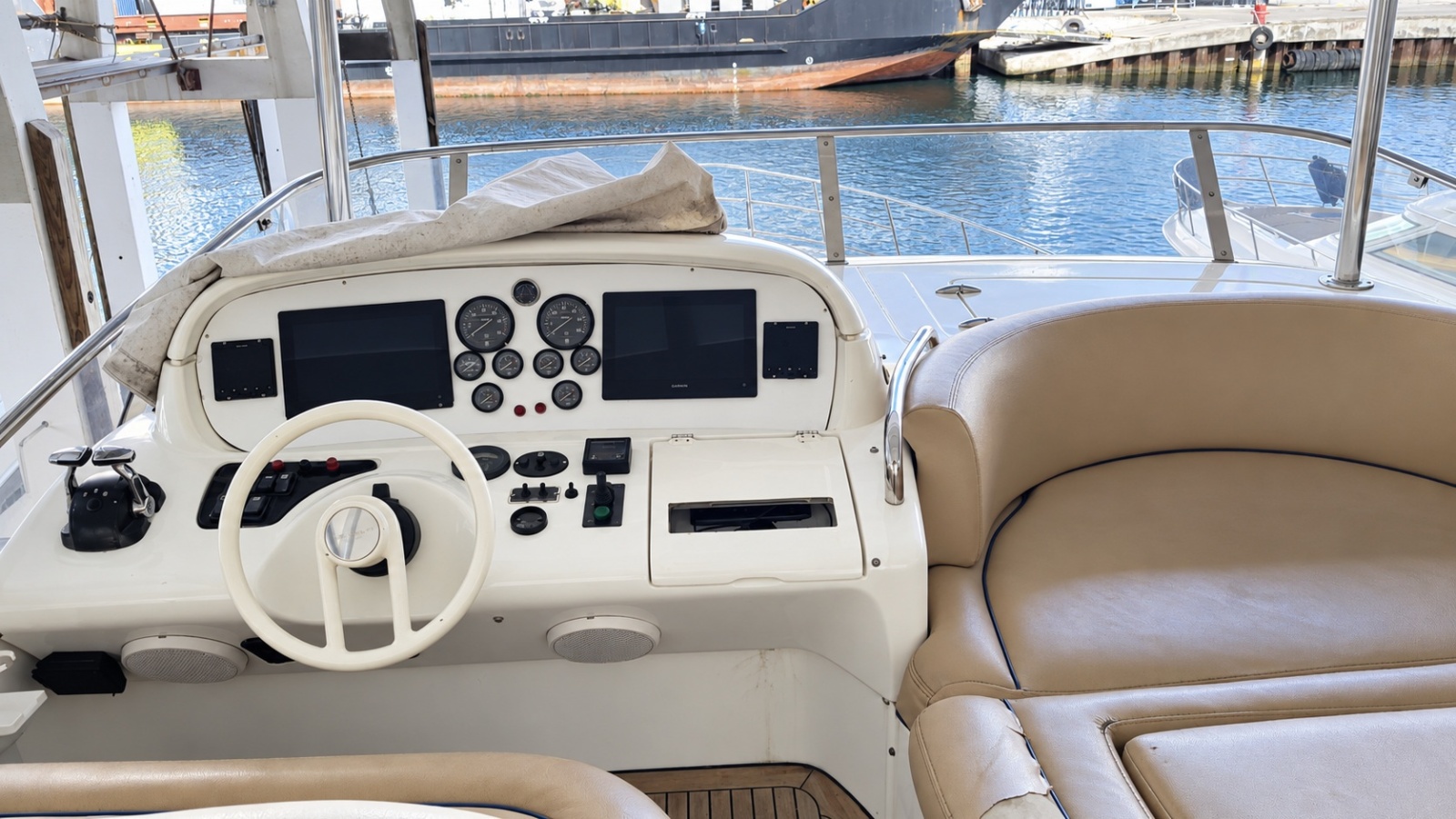 2004 Azimut 62