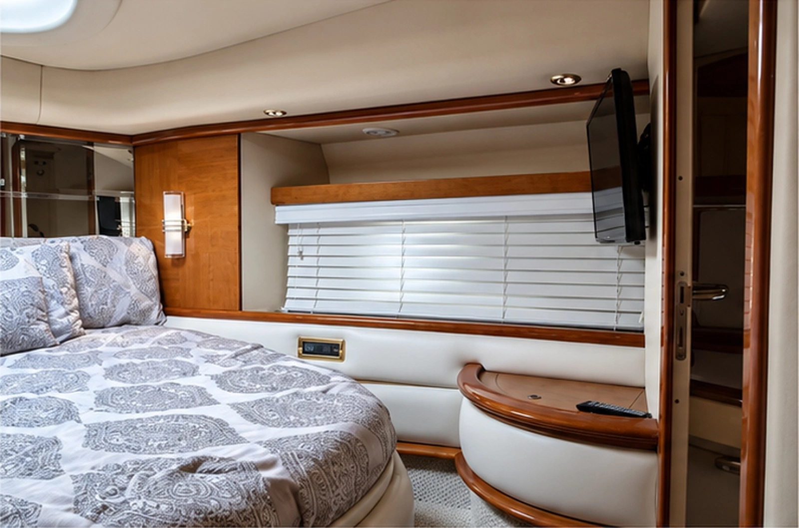 2004 Azimut 62