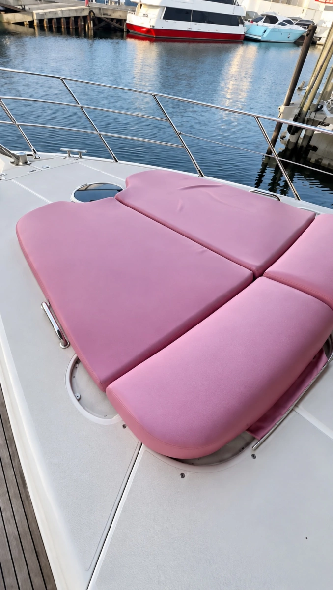 2004 Azimut 62