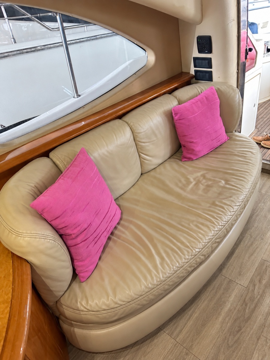 2004 Azimut 62