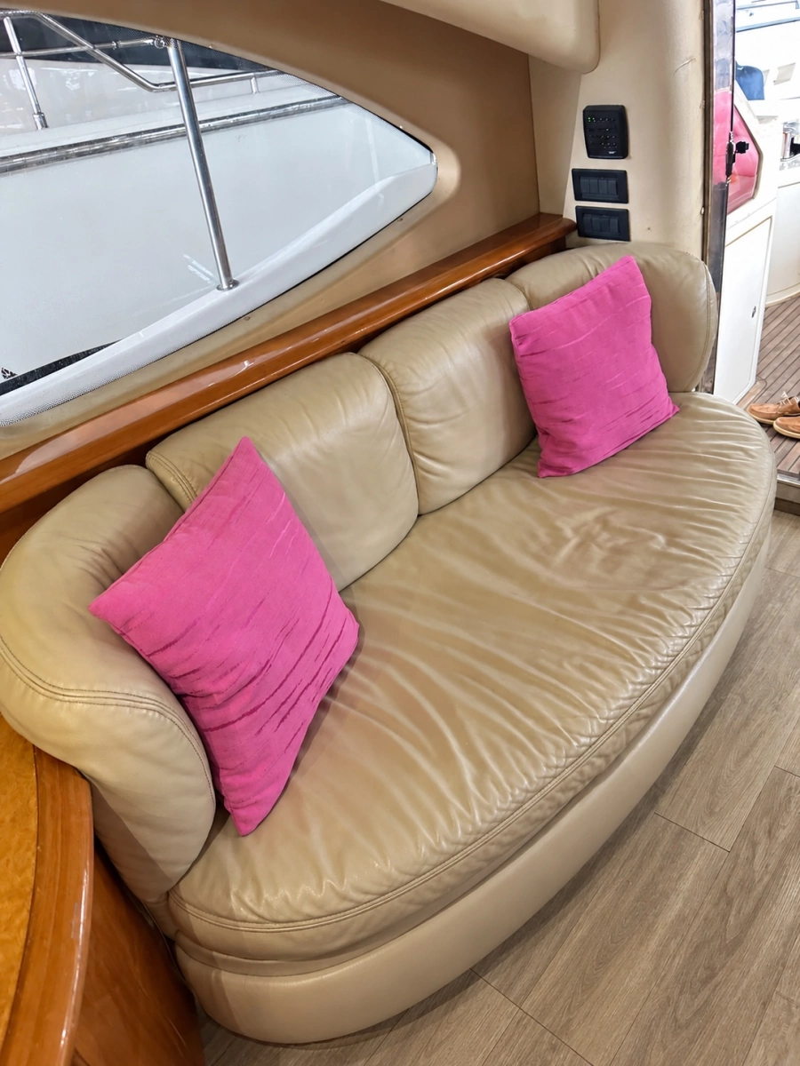 2004 Azimut 62