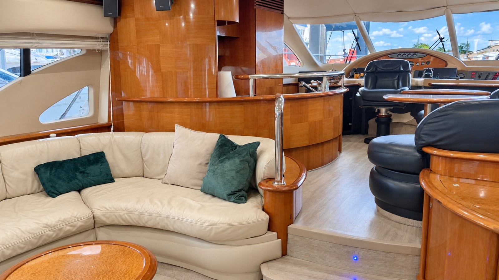 2004 Azimut 62