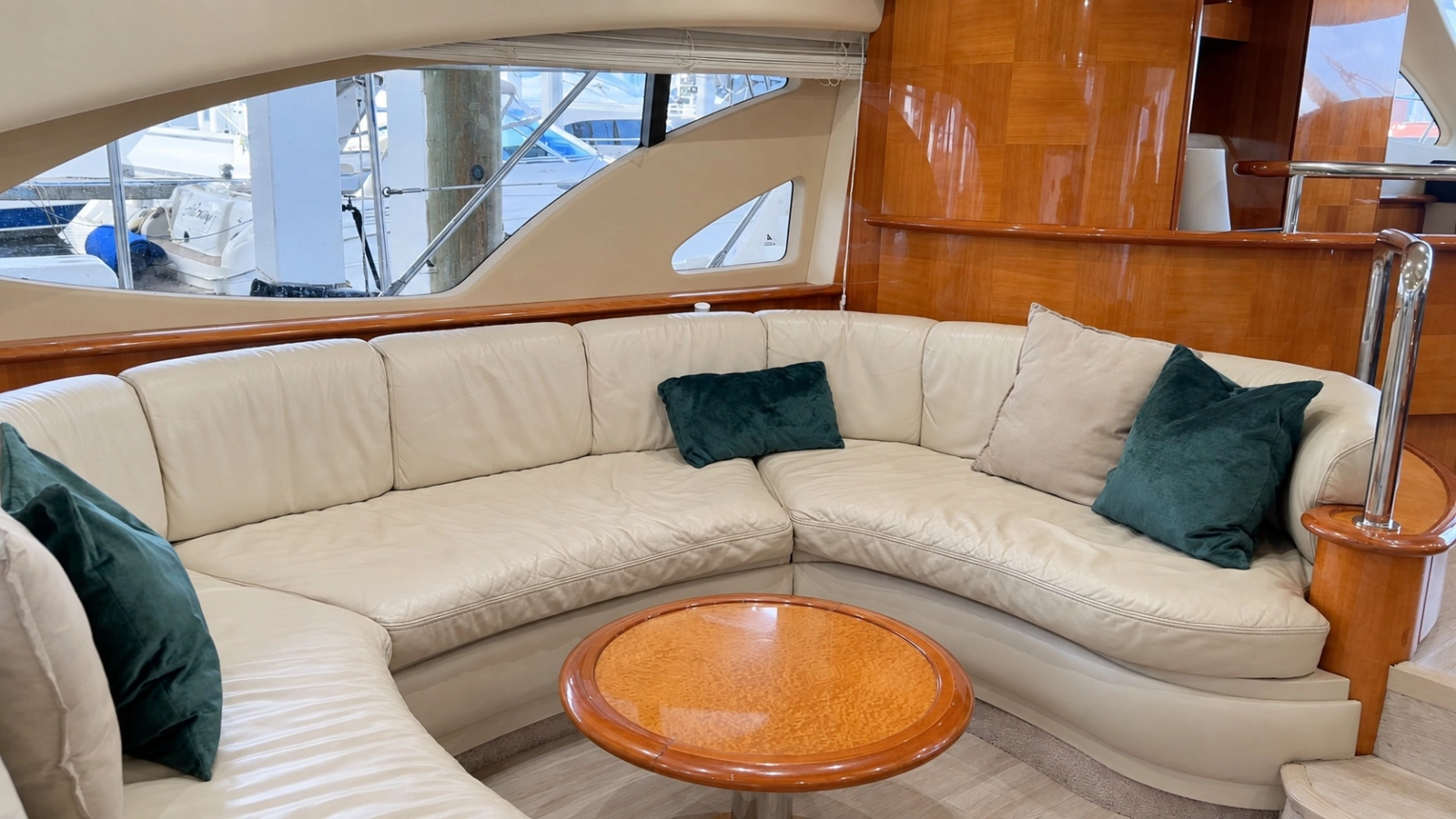 2004 Azimut 62