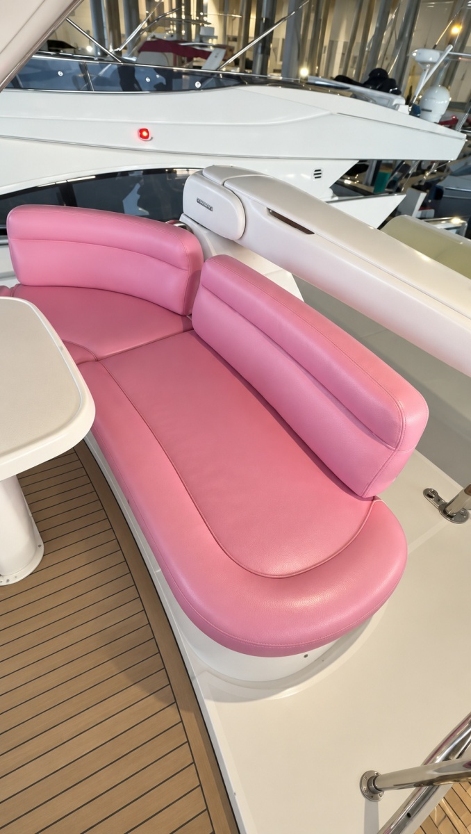 2004 Azimut 62