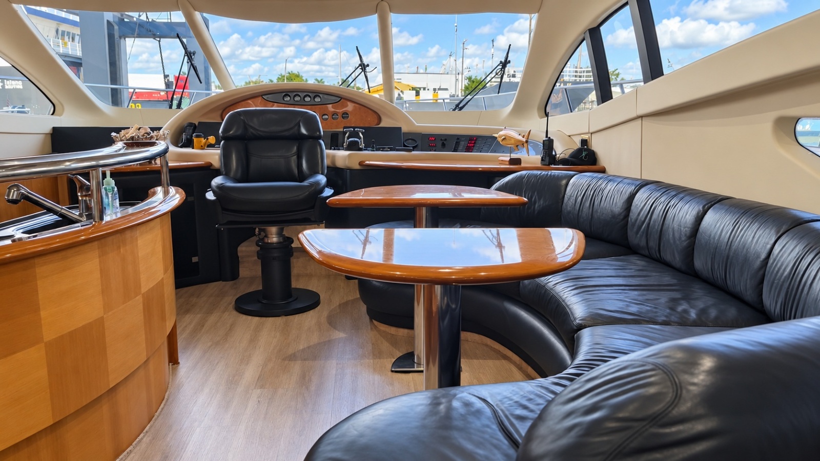 2004 Azimut 62