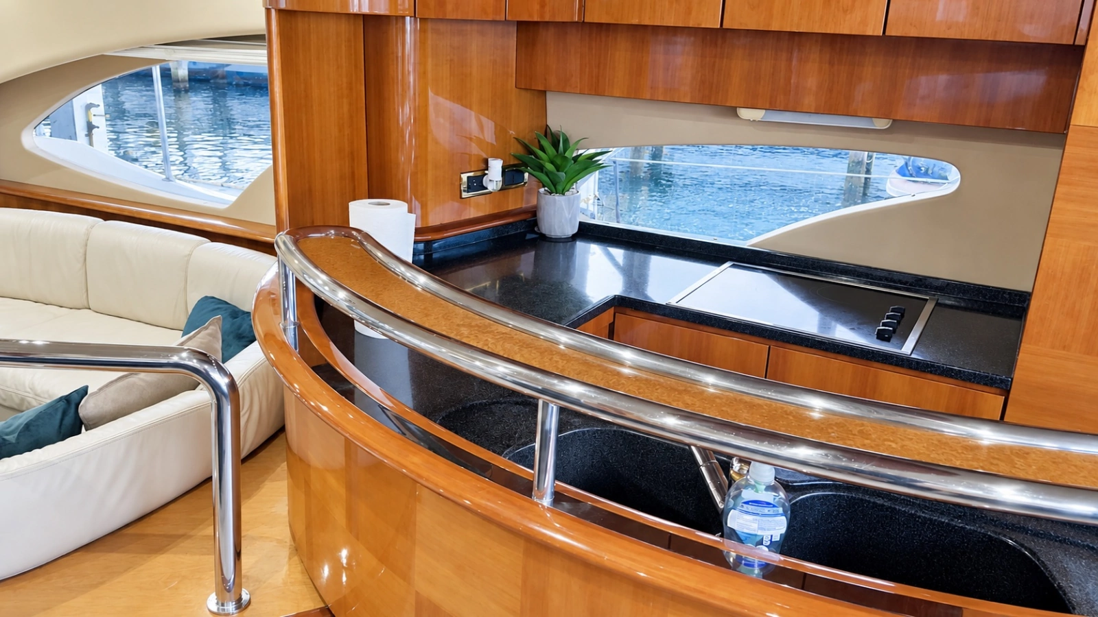 2004 Azimut 62