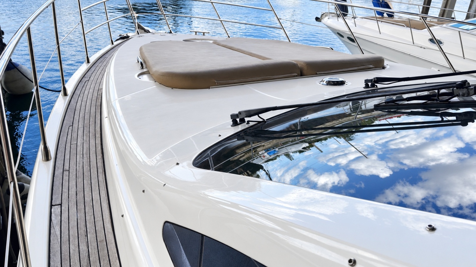 2004 Azimut 62