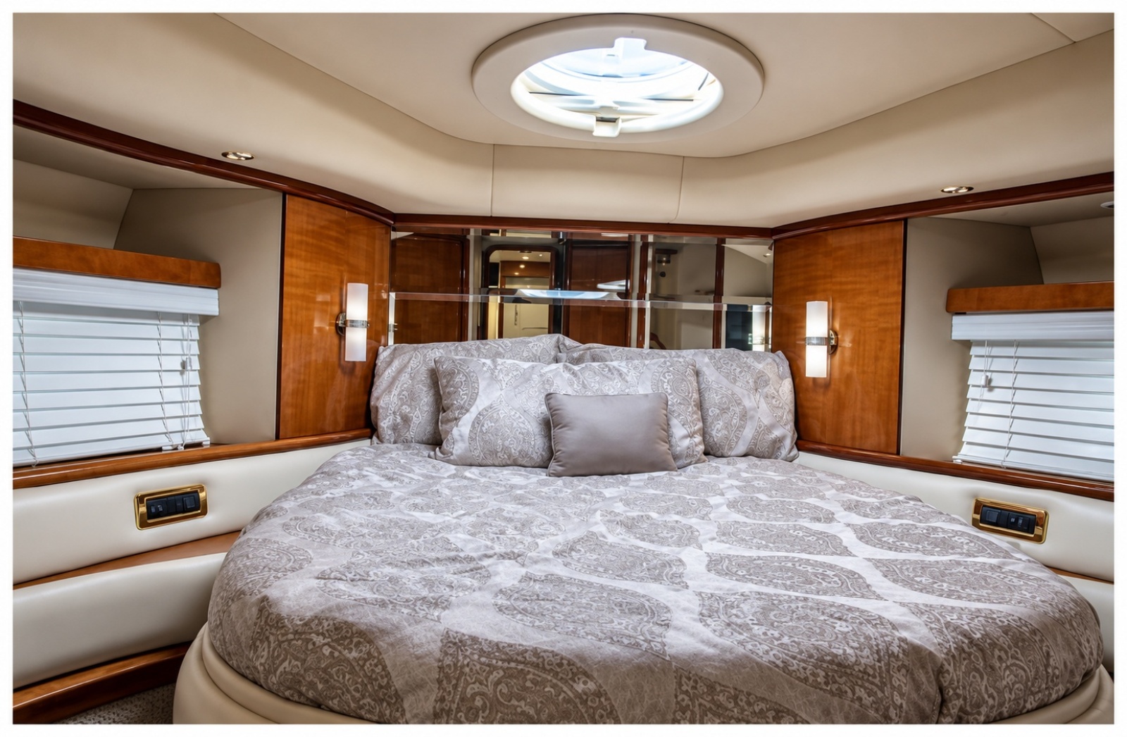 2004 Azimut 62