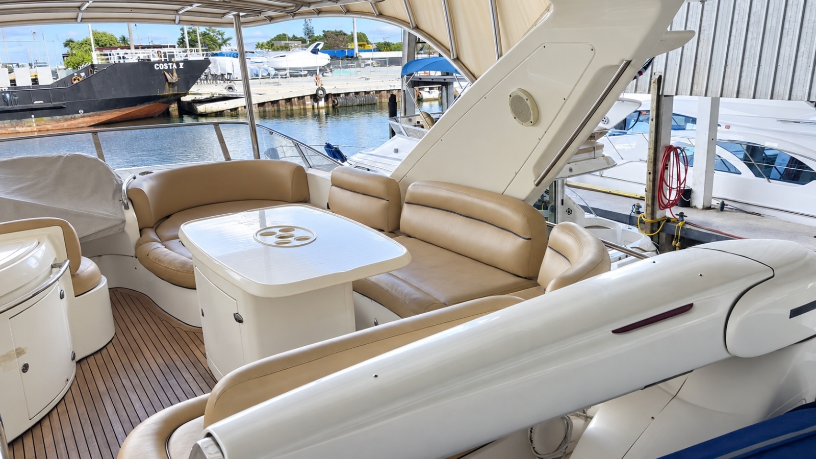 2004 Azimut 62