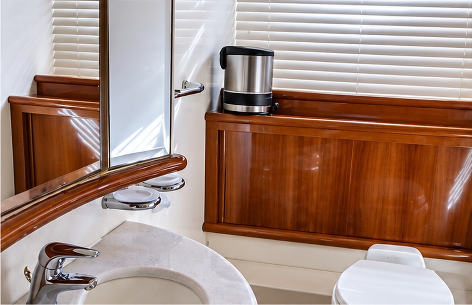 2004 Azimut 62
