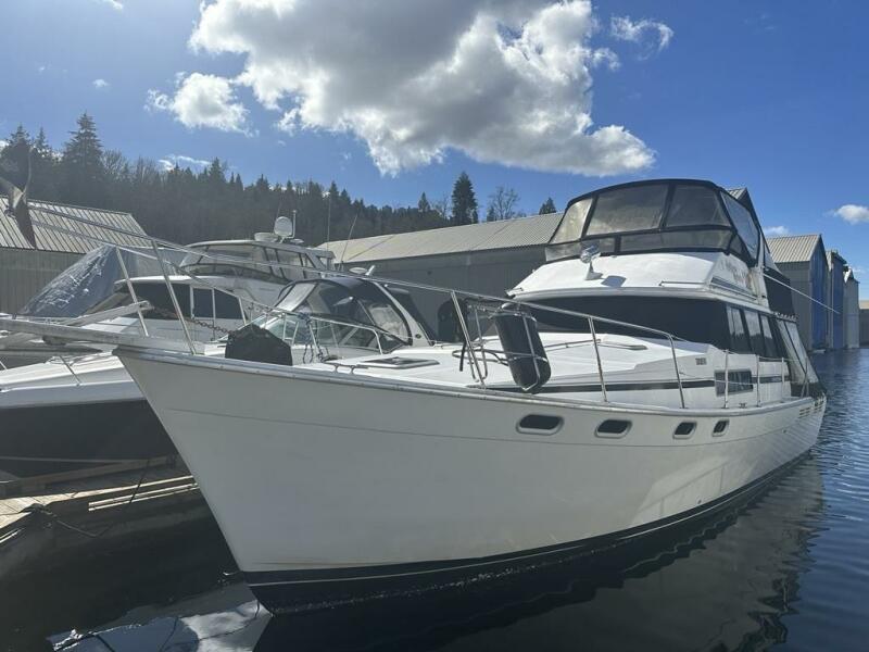 38 ft Bayliner 1991 3888 - | Yachtr