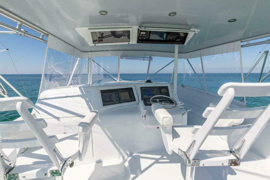 1998 Miller Marine 60' Convertible CAT'N'AROUND-Helm 1