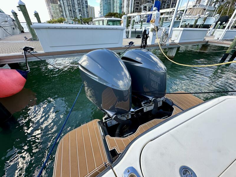 34' 2012 Scout 345 XSF