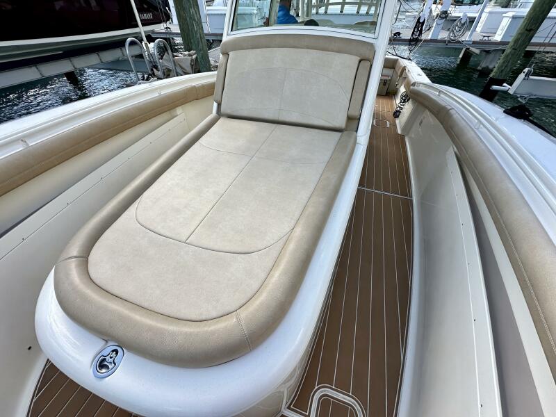 34' 2012 Scout 345 XSF