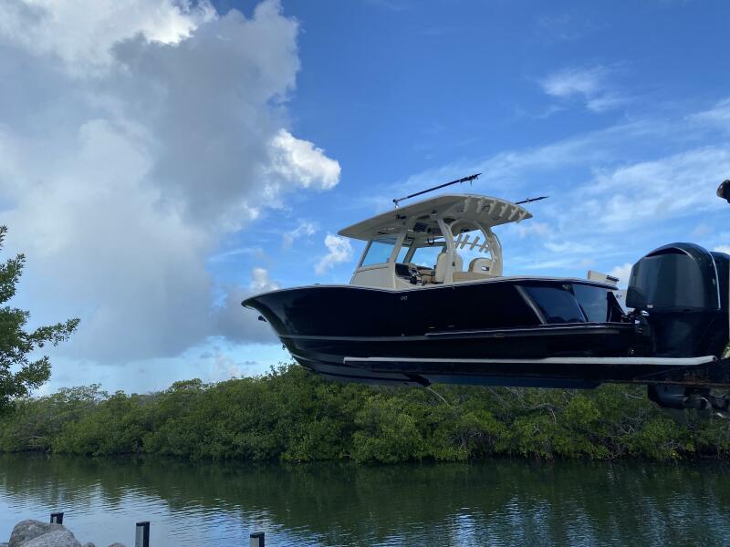 34' 2012 Scout 345 XSF