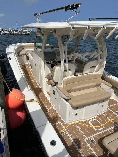 34' 2012 Scout 345 XSF