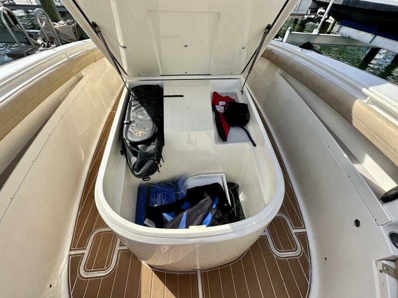 34' 2012 Scout 345 XSF