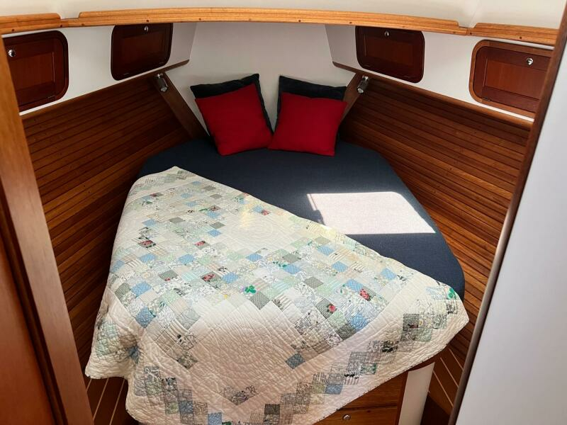 Quartet 40ft Legacy Yacht For Sale