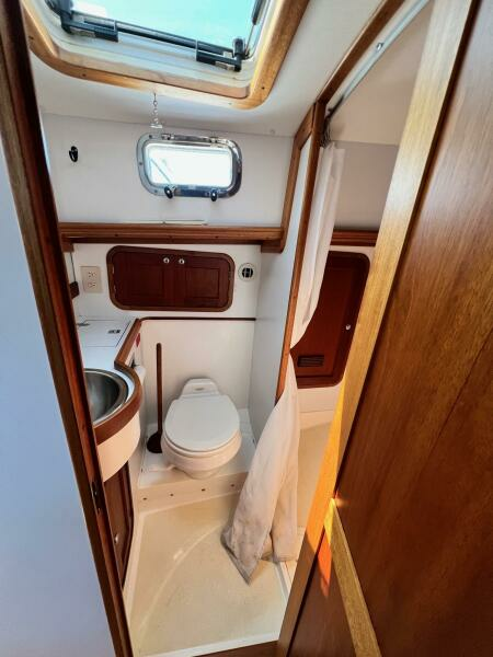Quartet 40ft Legacy Yacht For Sale