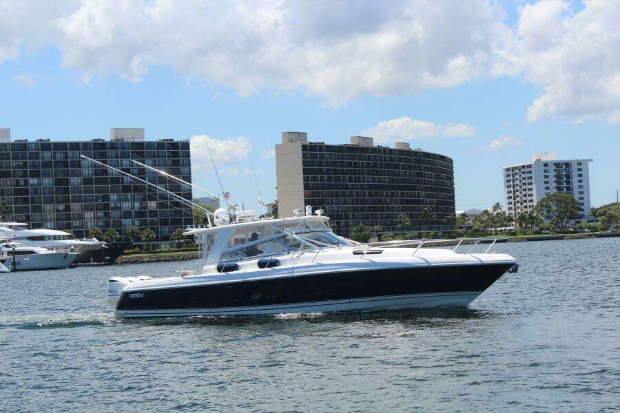 43ft Intrepid Yacht For Sale