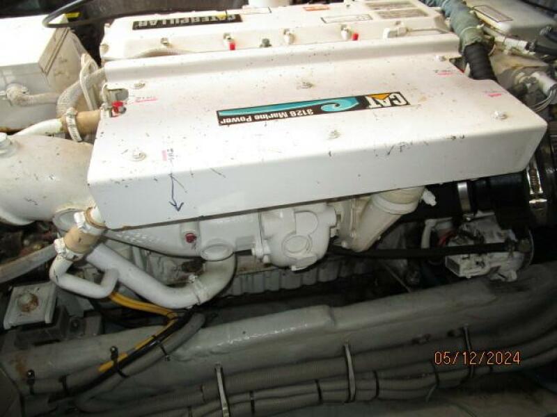 39' Mainship main engine2